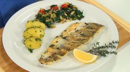 Roast pike-perch fillet with fresh spinach